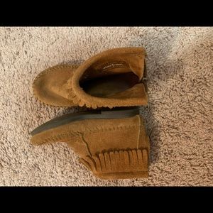 Minnetonka toddler moccasin boots